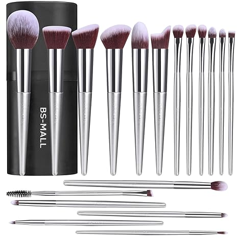 Bộ bàn chải trang điểm 18 chiếc, bao gồm bàn chải phấn nền, phấn phủ, che khuyết điểm, phấn mắt, phấn má chất lượng cao từ chất liệu tổng hợp, vỏ màu đen.